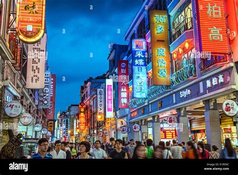 guangzhou shopping street